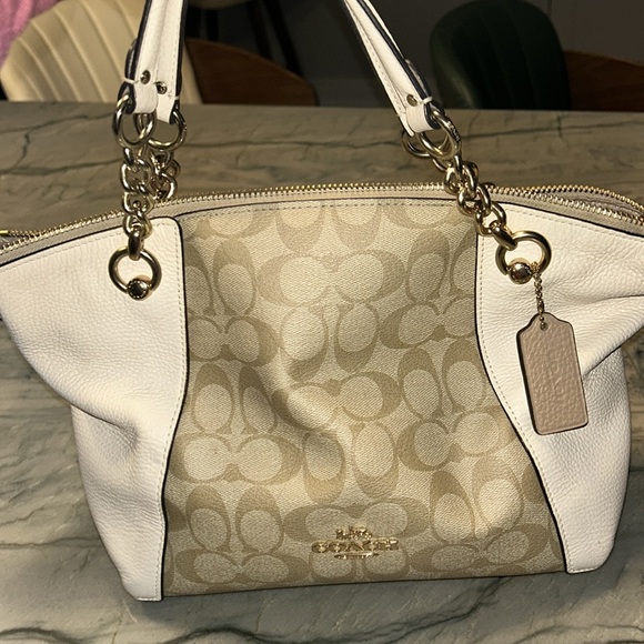 Coach Bag - Picture 4 of 7